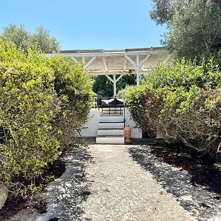 Trullo Happiness Остуни