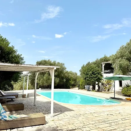 Trullo Happiness Ostuni