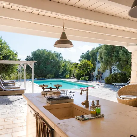 Trullo Happiness * Остуни